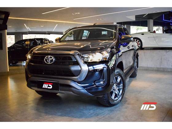 TOYOTA HILUX 2.8 D-4D TURBO DIESEL CD SR 4X4 AUTOMÁTICO